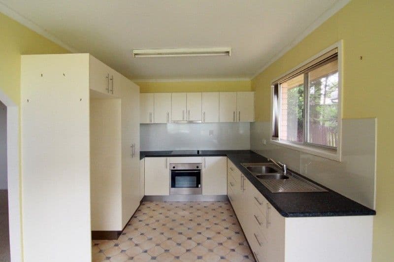 54 Hampton Street, HARRISTOWN QLD 4350, Harristown - Thumbnail 2