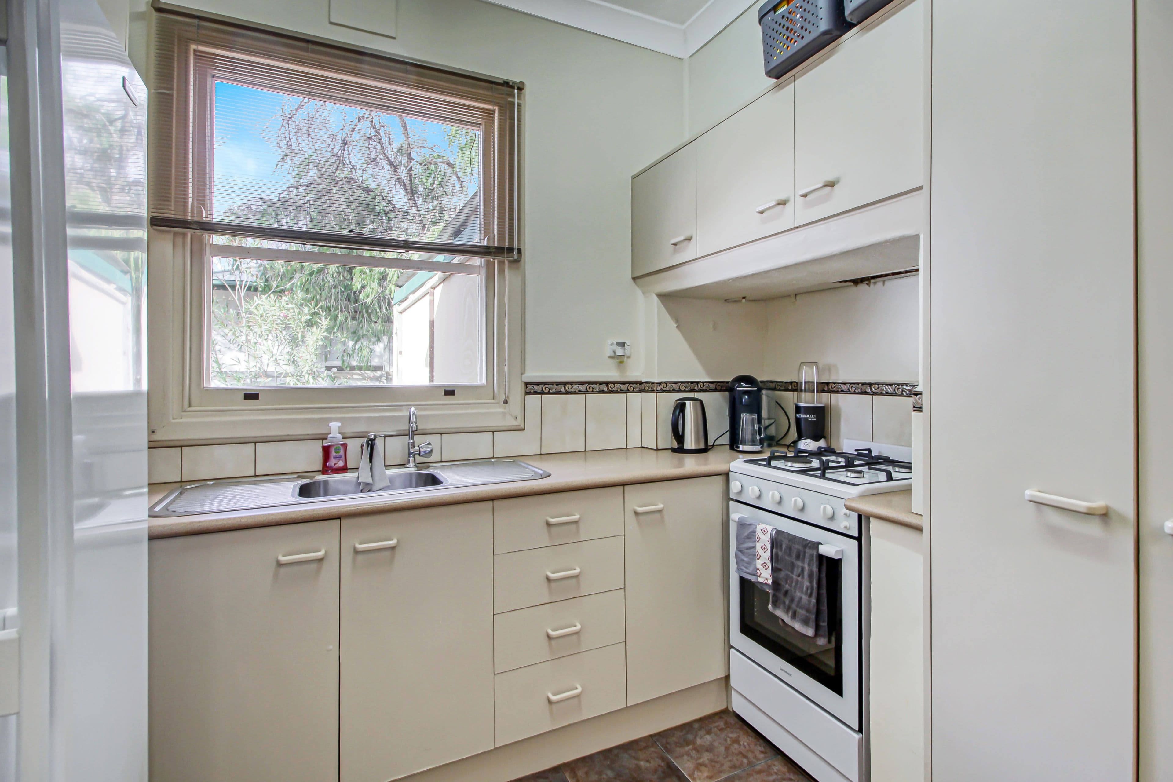 10 Hopkins Street, Renmark SA 5341, Renmark - Thumbnail 3