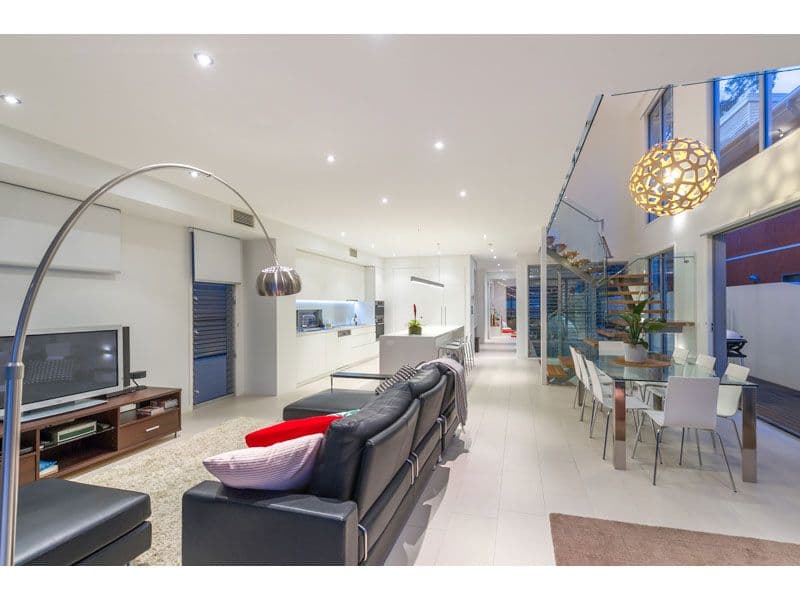 32 David Avenue, Bardon QLD 4065, Bardon - Thumbnail 2