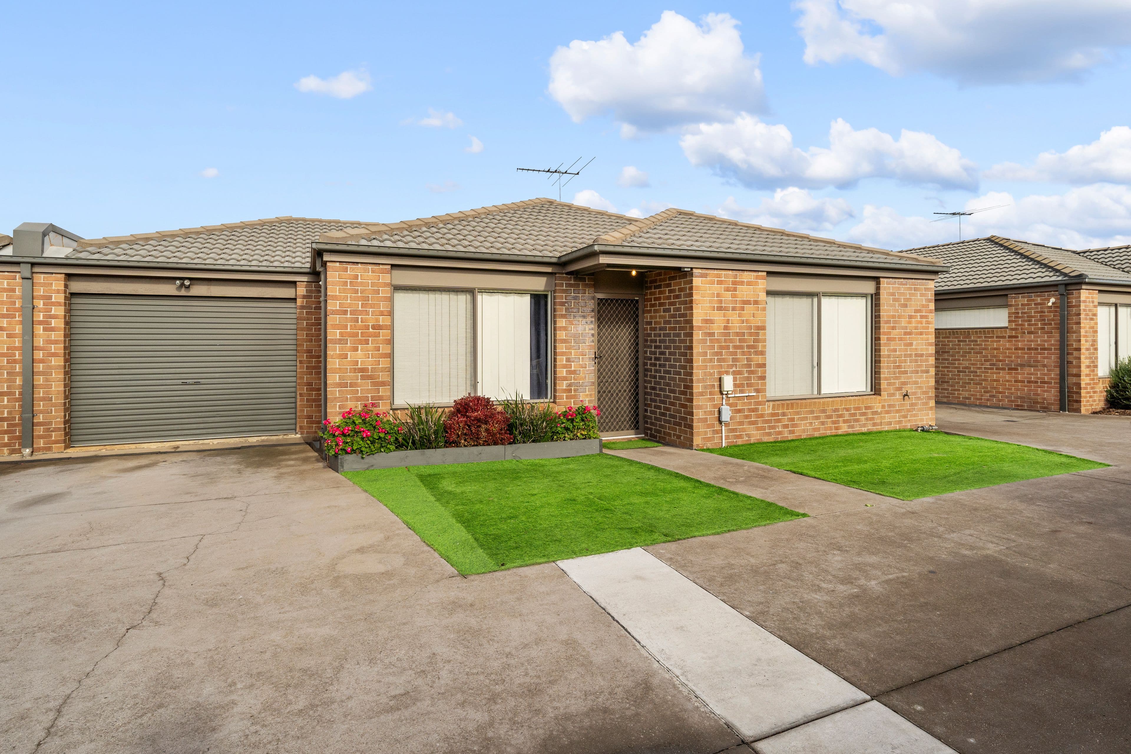 4 Austin Place, Melton South VIC 3338, Melton South - Thumbnail 2