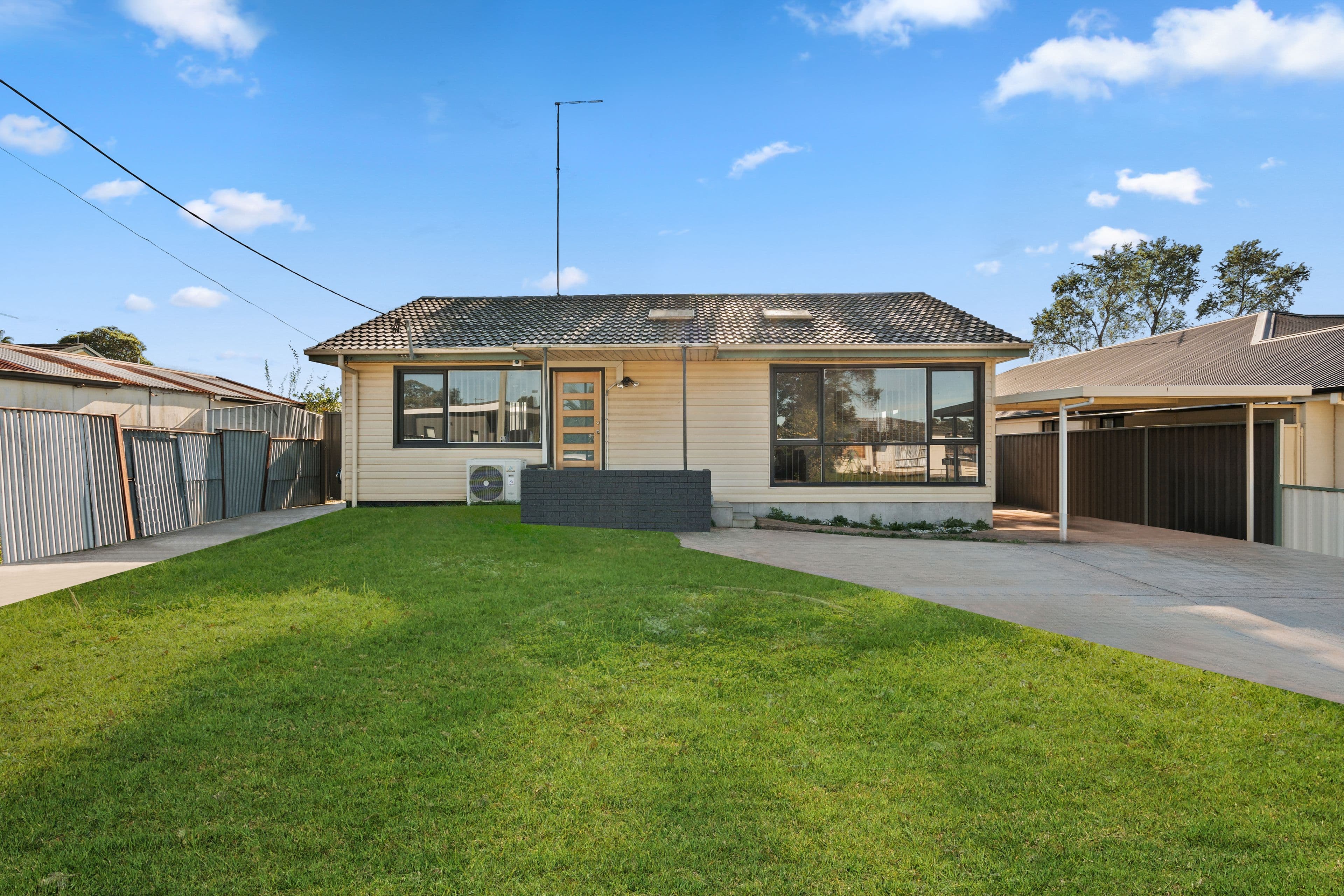 2 Megan Avenue, Smithfield NSW 2164, Smithfield - Image 1