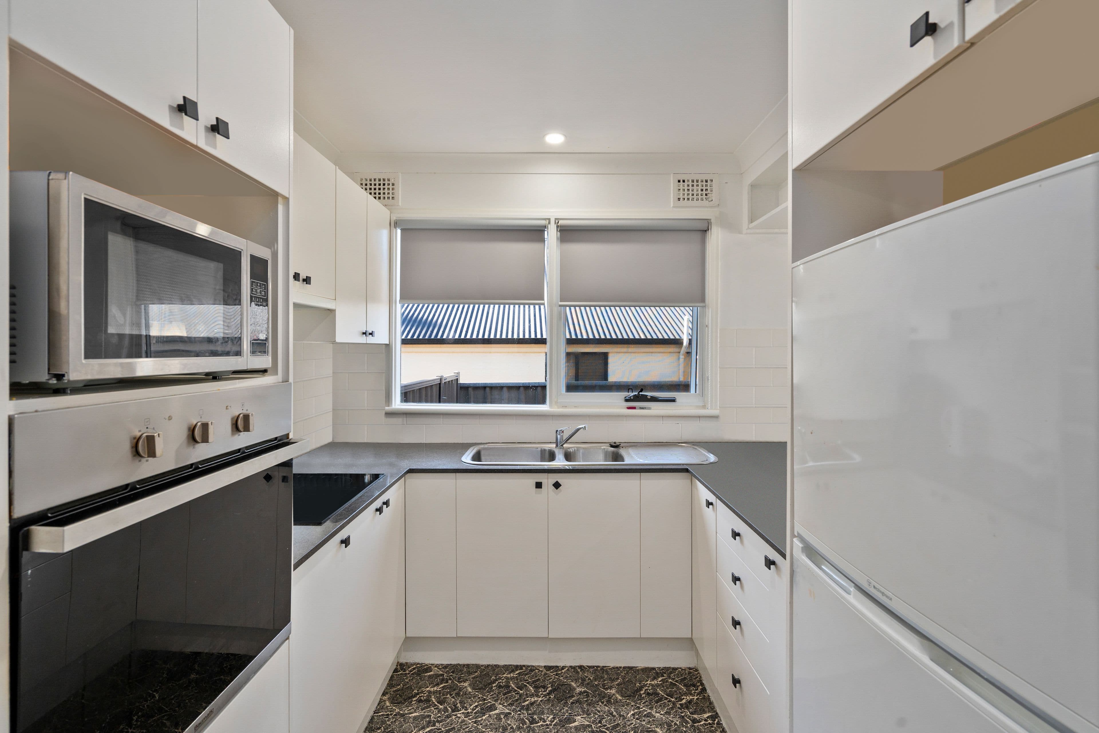 2 Megan Avenue, Smithfield NSW 2164, Smithfield - Thumbnail 4
