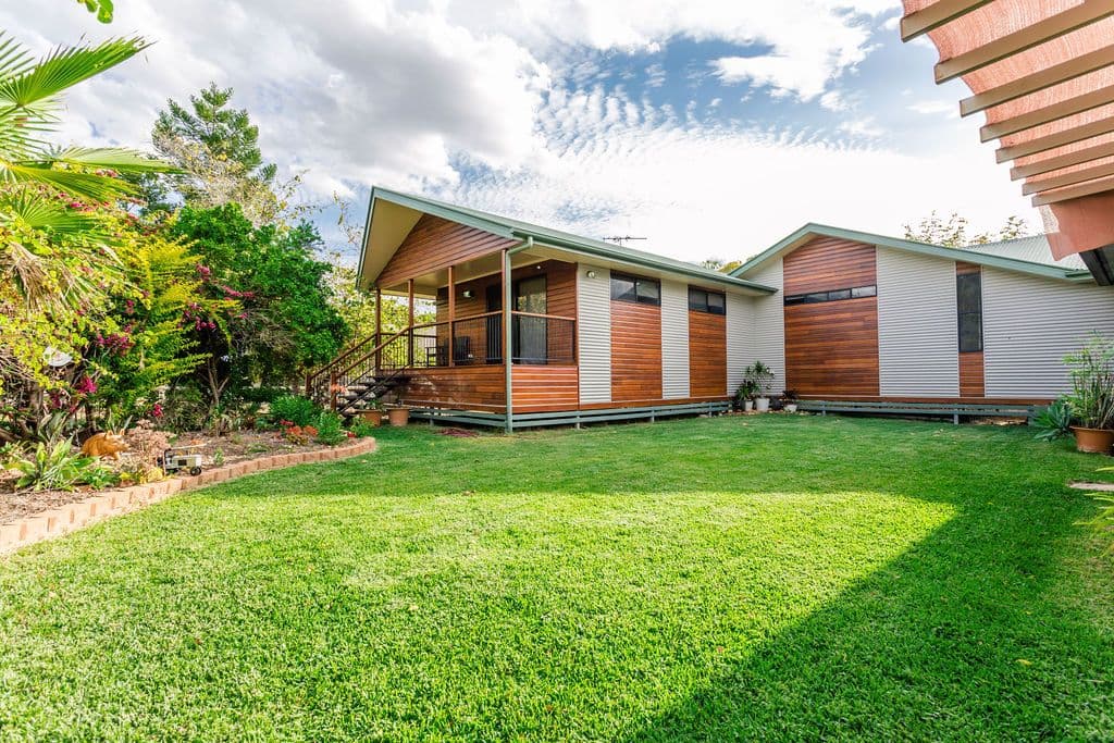 16 Coaker Drive, Emerald QLD 4720, Emerald - Thumbnail 2