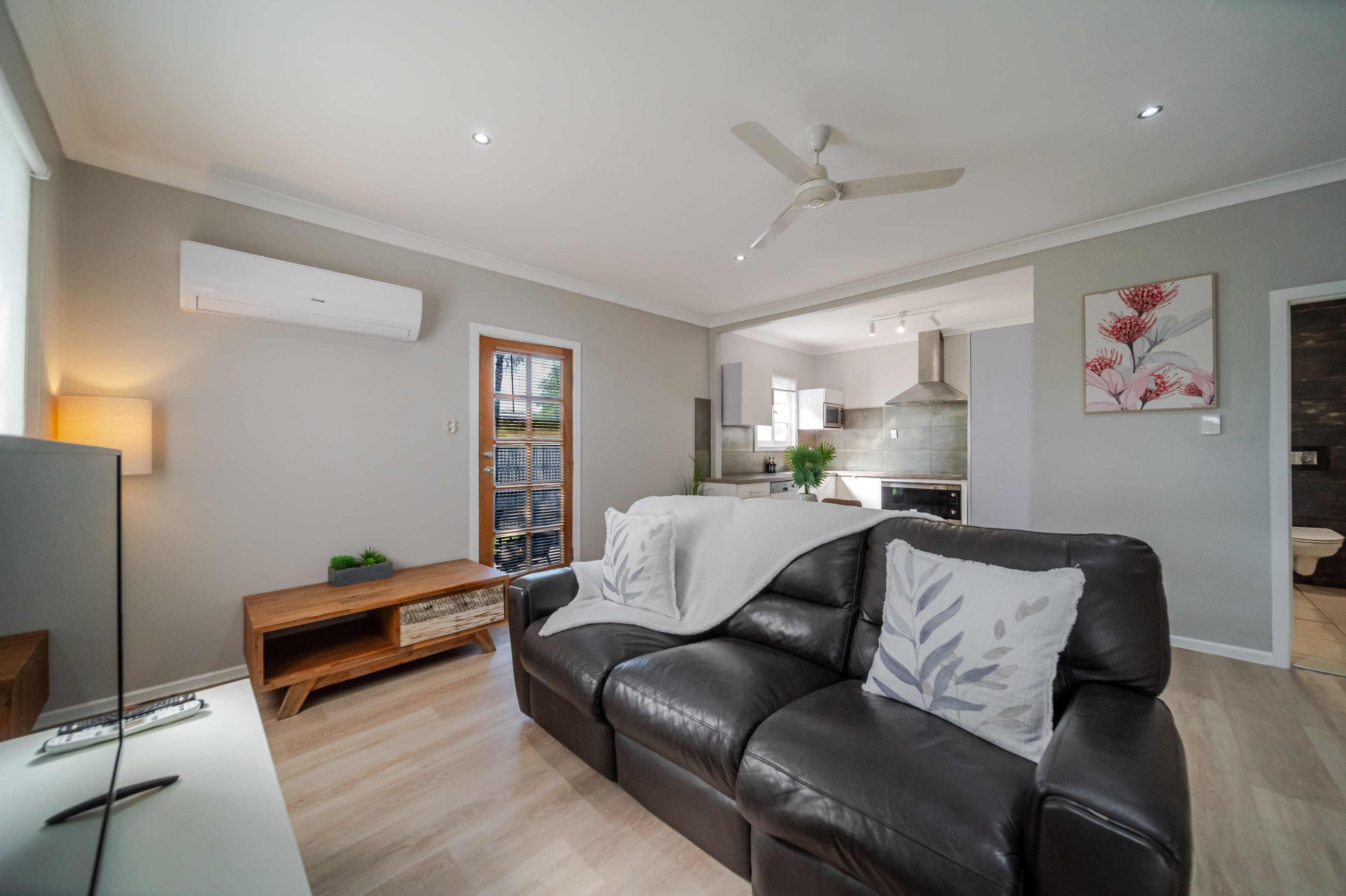 213 Corcoran Street, Currajong QLD 4812, Currajong - Thumbnail 2