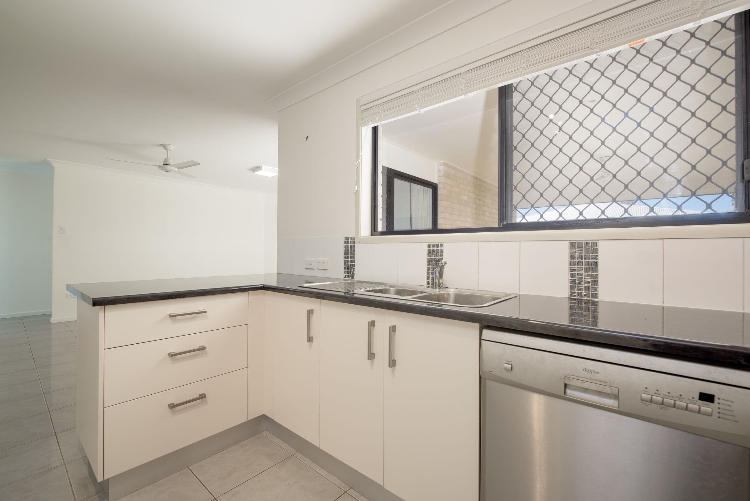 23 Broadwater Place, New Auckland QLD 4680, New Auckland - Thumbnail 3