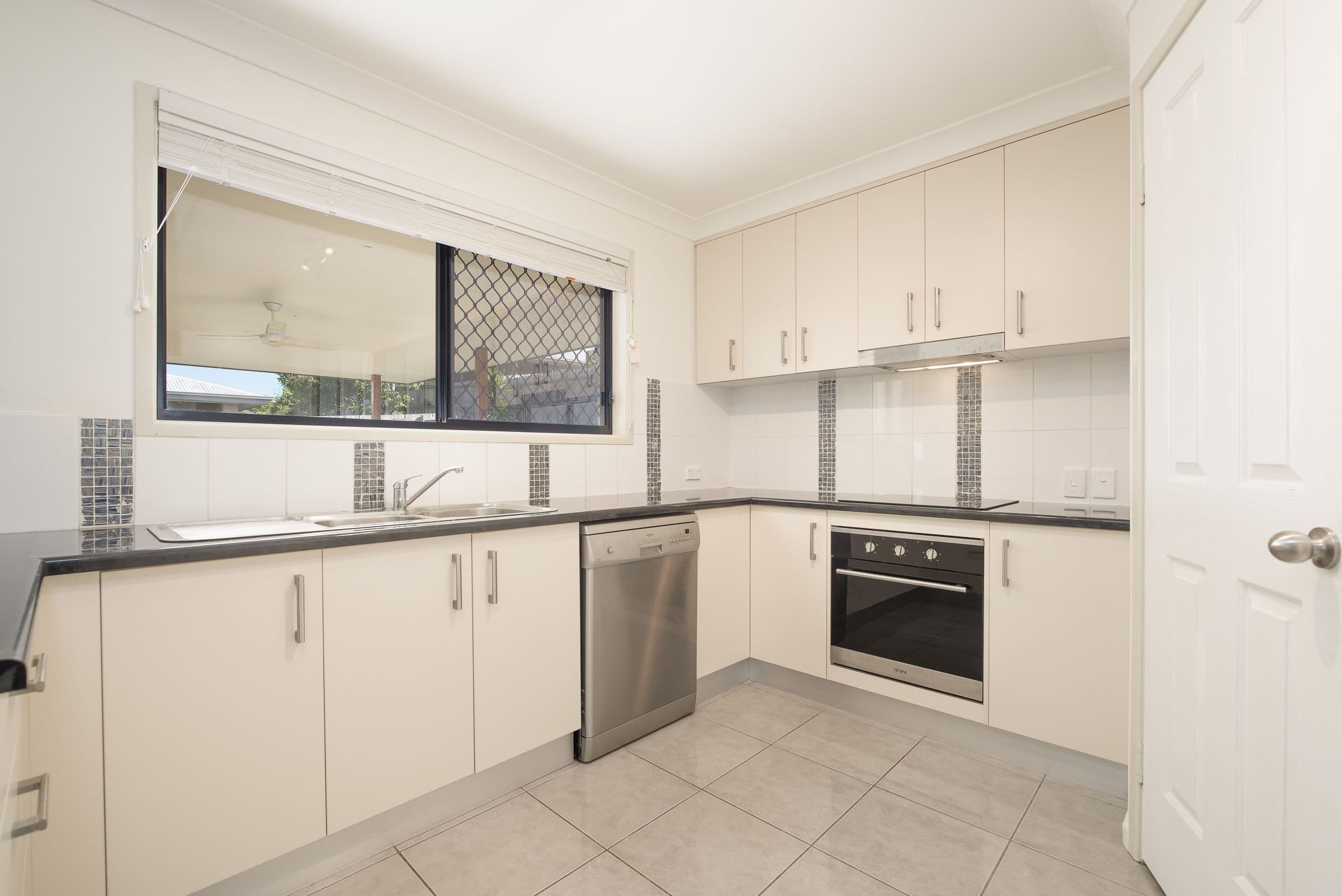 23 Broadwater Place, New Auckland QLD 4680, New Auckland - Thumbnail 4