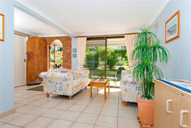105 Railway Parade, THORNESIDE QLD 4158, Thorneside - Thumbnail 2