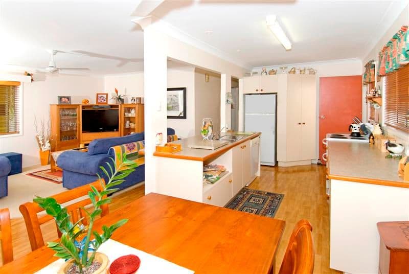 105 Railway Parade, THORNESIDE QLD 4158, Thorneside - Thumbnail 4