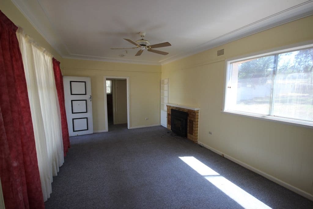 376 Armidale Road, Tamworth NSW 2340, East Tamworth - Thumbnail 2