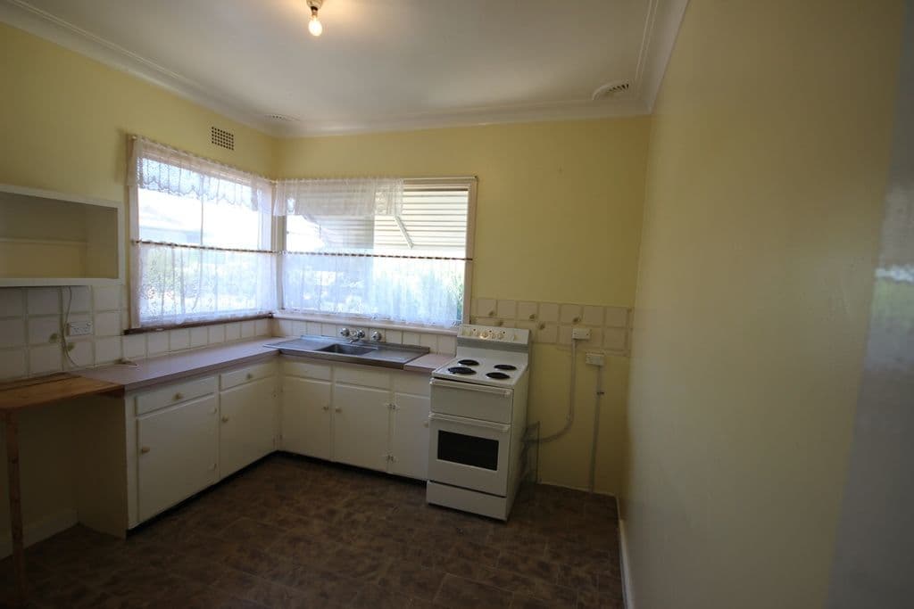 376 Armidale Road, Tamworth NSW 2340, East Tamworth - Thumbnail 3