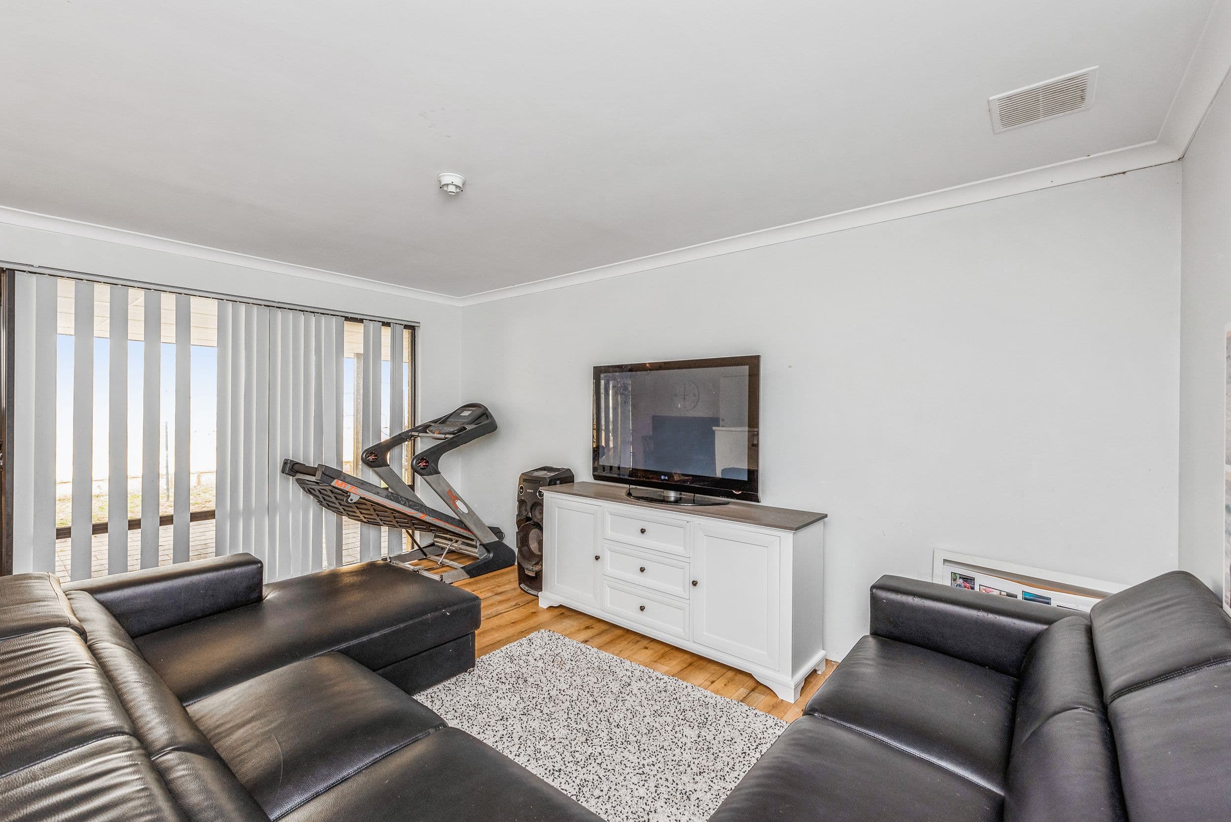 6 Sedgemoor Hill, Leda WA 6170, Leda - Thumbnail 2