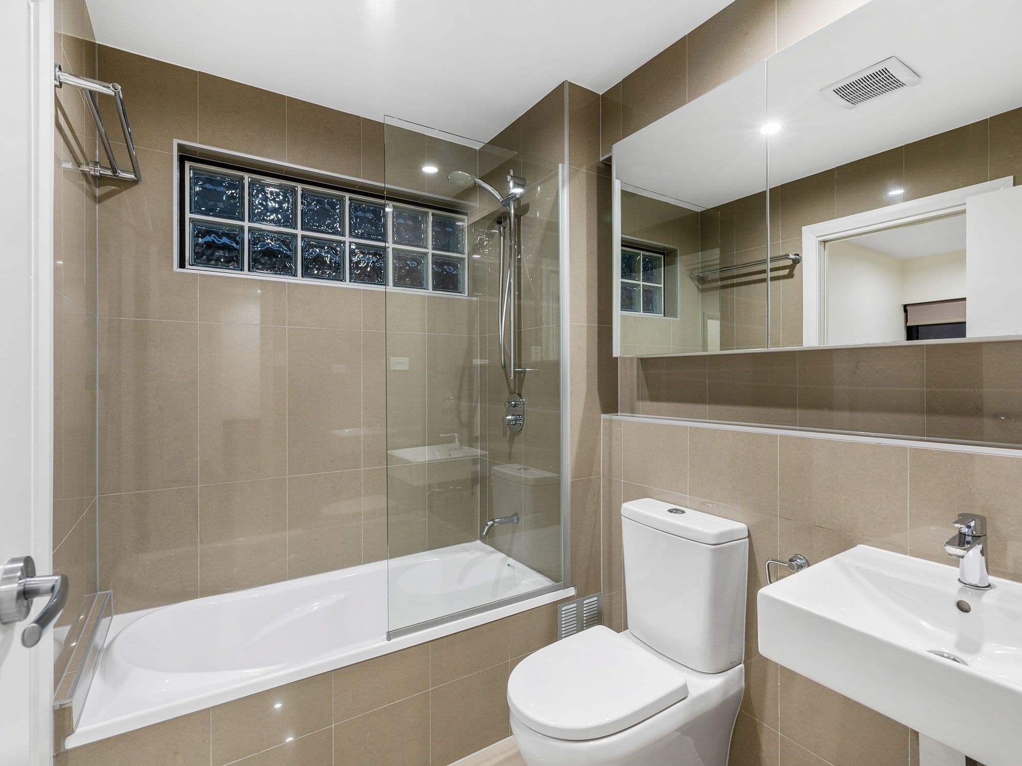 16 Wambool Street, Bulimba QLD 4171, Bulimba - Thumbnail 8