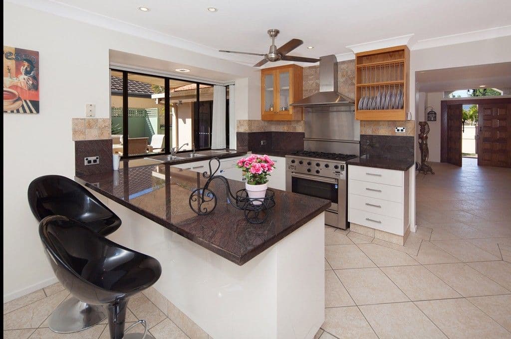29 Cockleshell Court, RUNAWAY BAY QLD 4216, Runaway Bay - Thumbnail 4