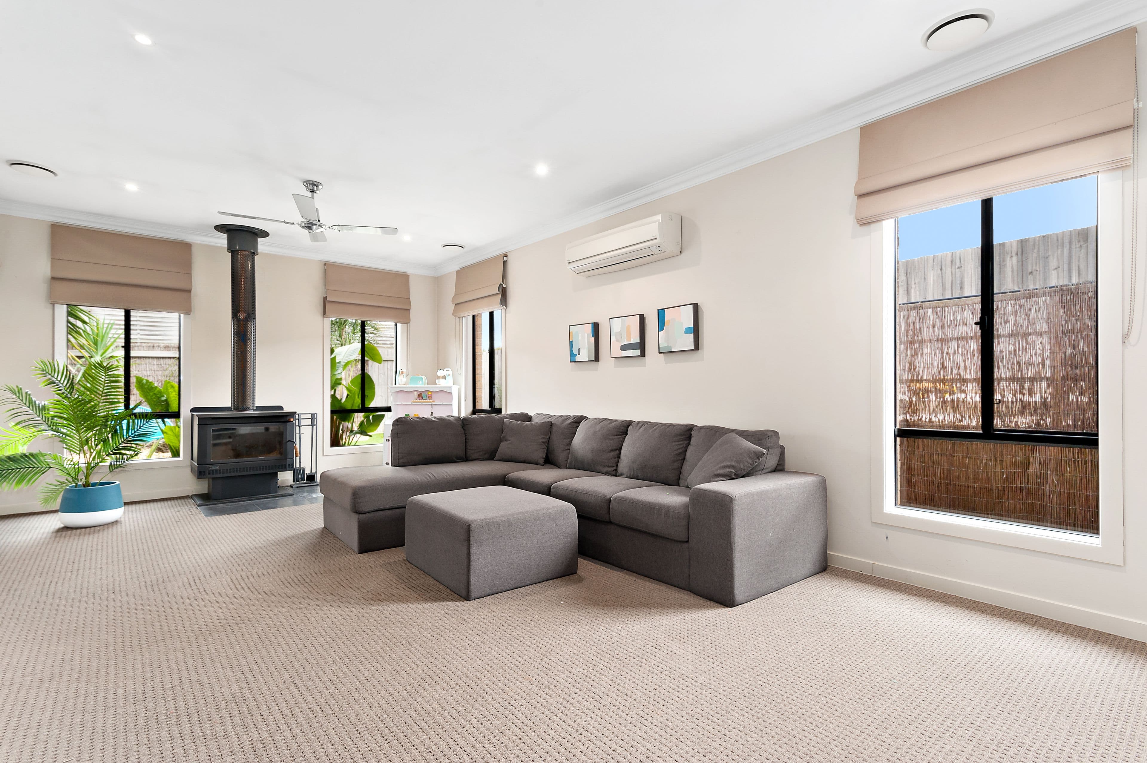 24 Rivendale Crescent, Drouin VIC 3818, Drouin - Thumbnail 4