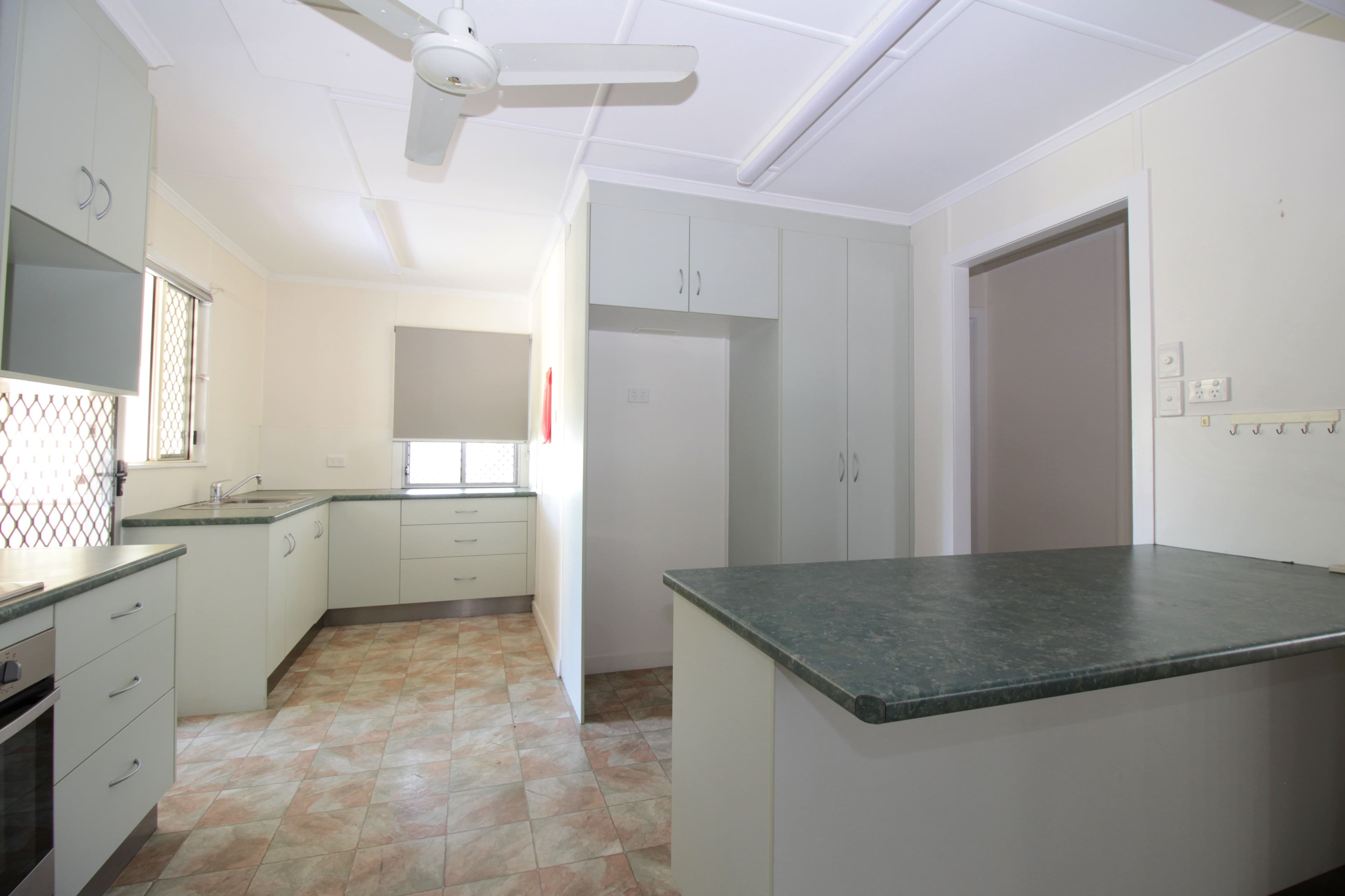 74 Borilla Street, Emerald QLD 4720, Emerald - Thumbnail 4