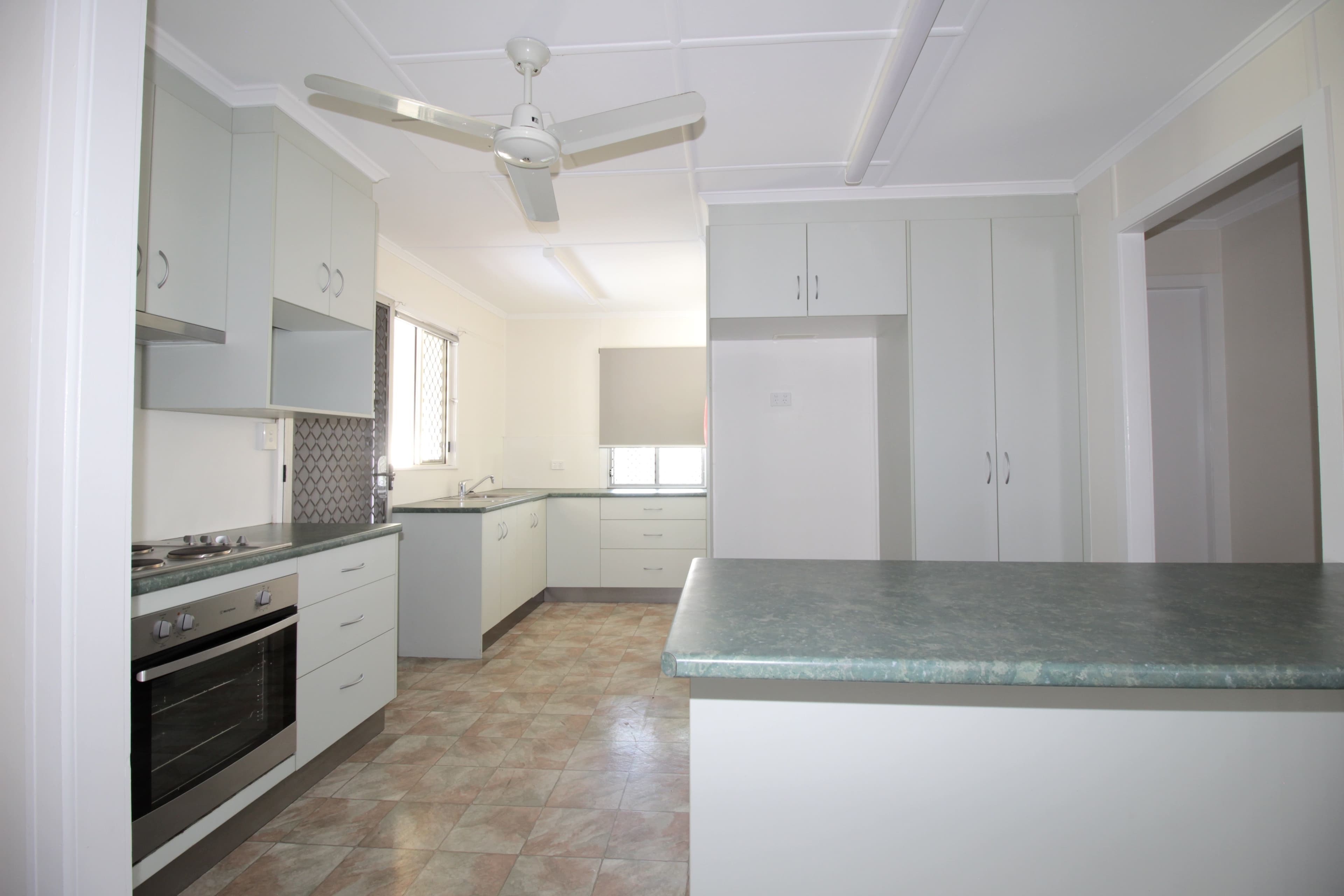 74 Borilla Street, Emerald QLD 4720, Emerald - Thumbnail 5