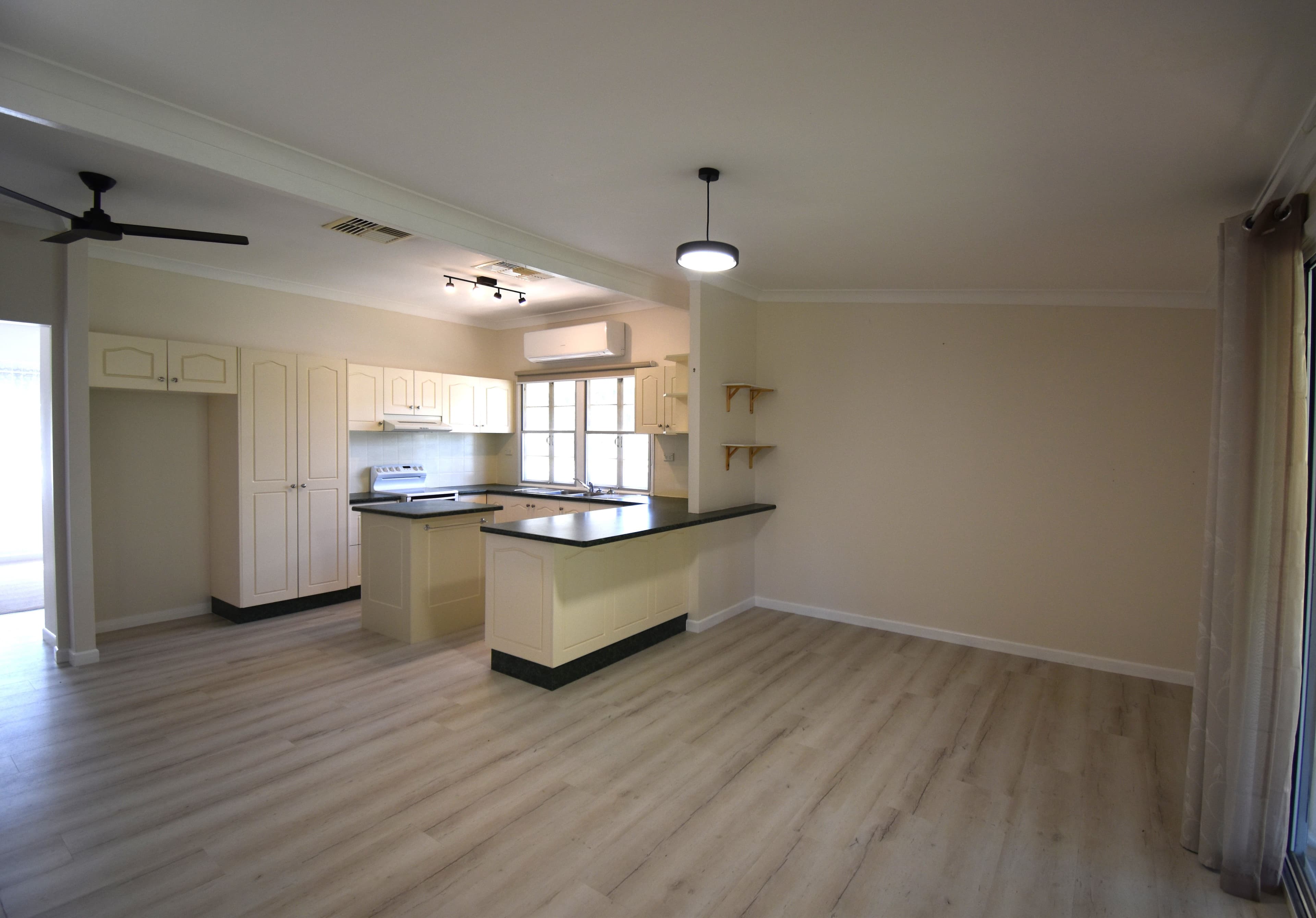 7 Heron Street, Longreach QLD 4730, Longreach - Thumbnail 4