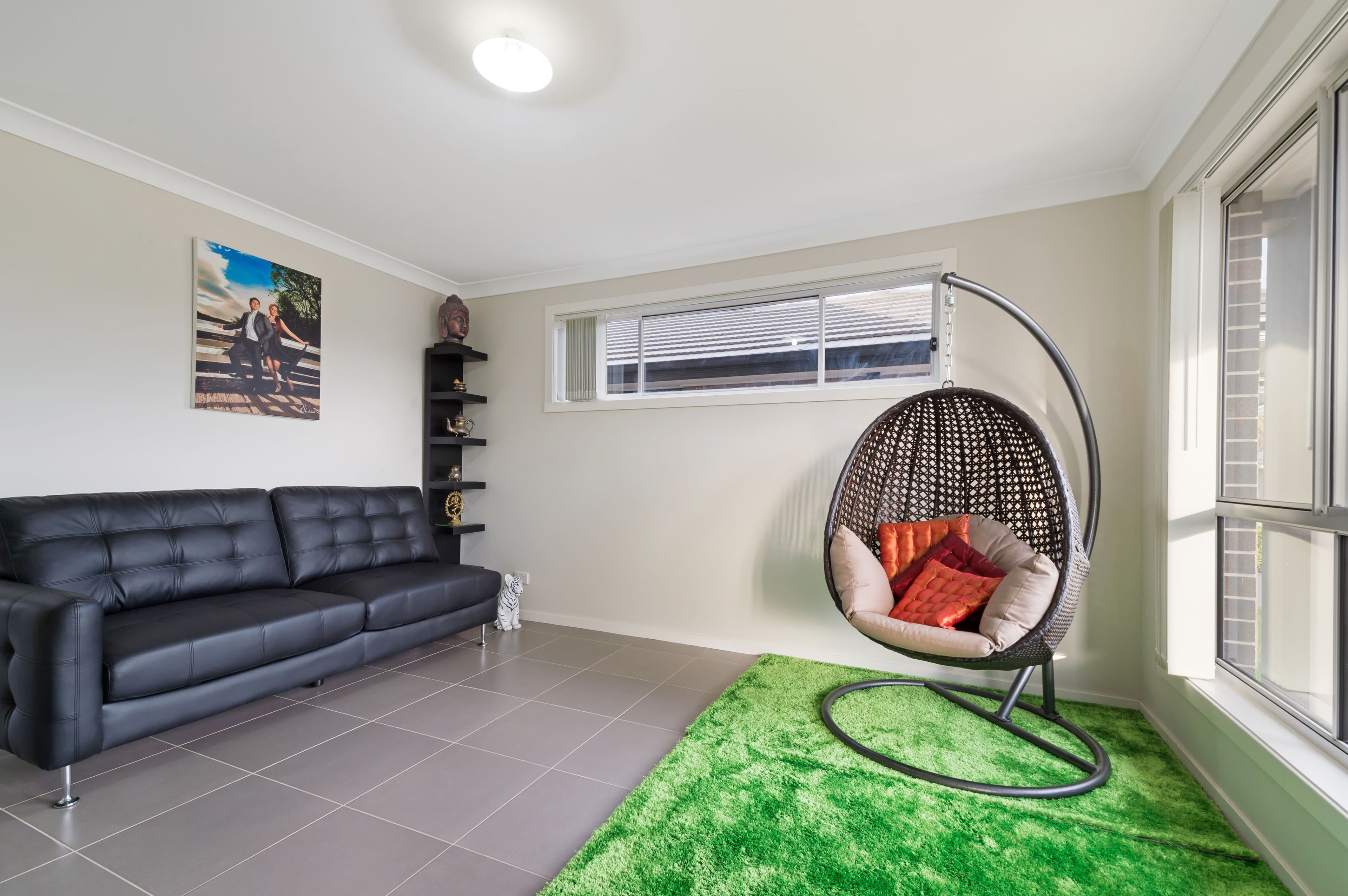 12 Follet Avenue, Middleton Grange - Thumbnail 6
