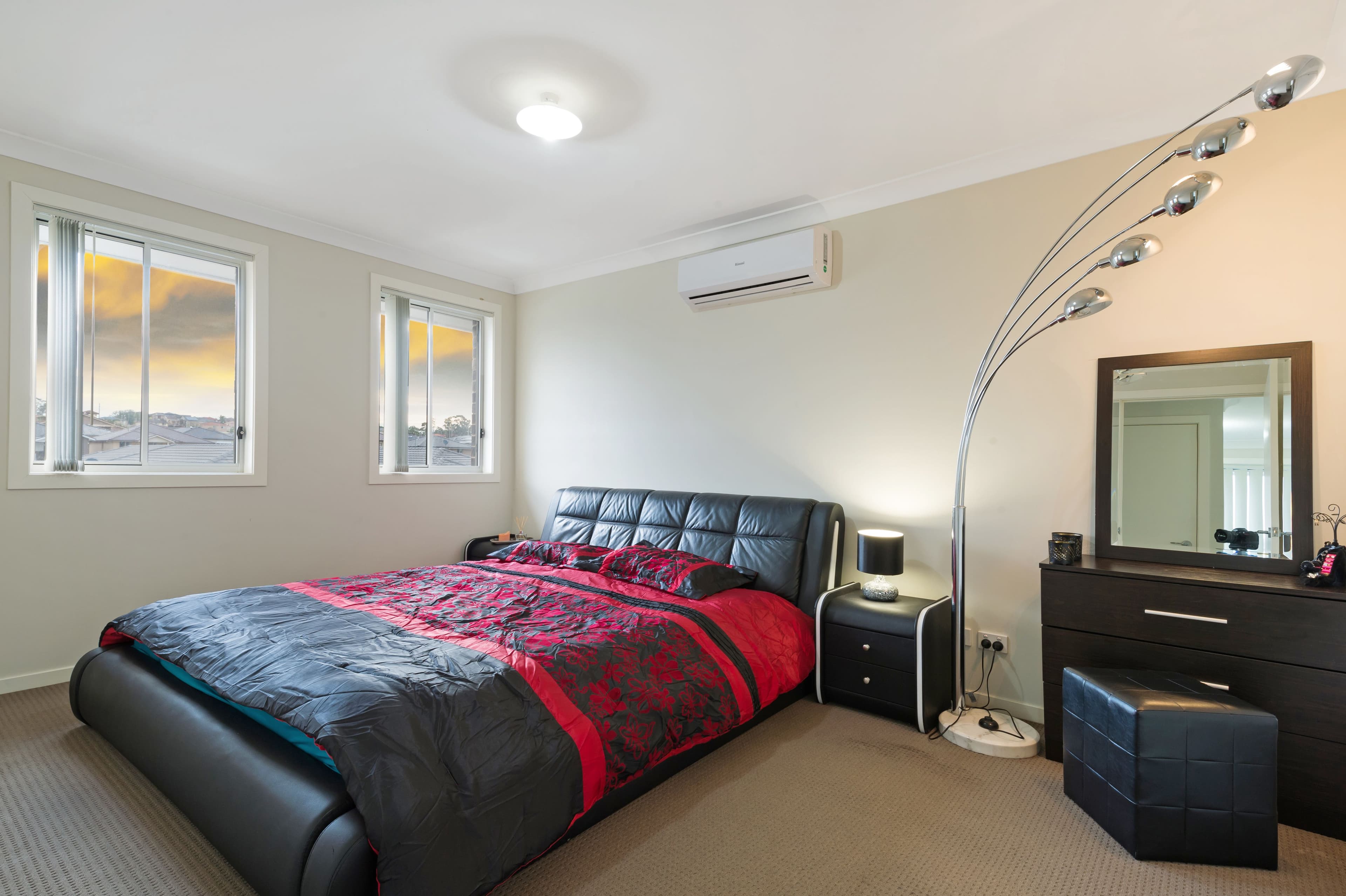 12 Follet Avenue, Middleton Grange - Thumbnail 7