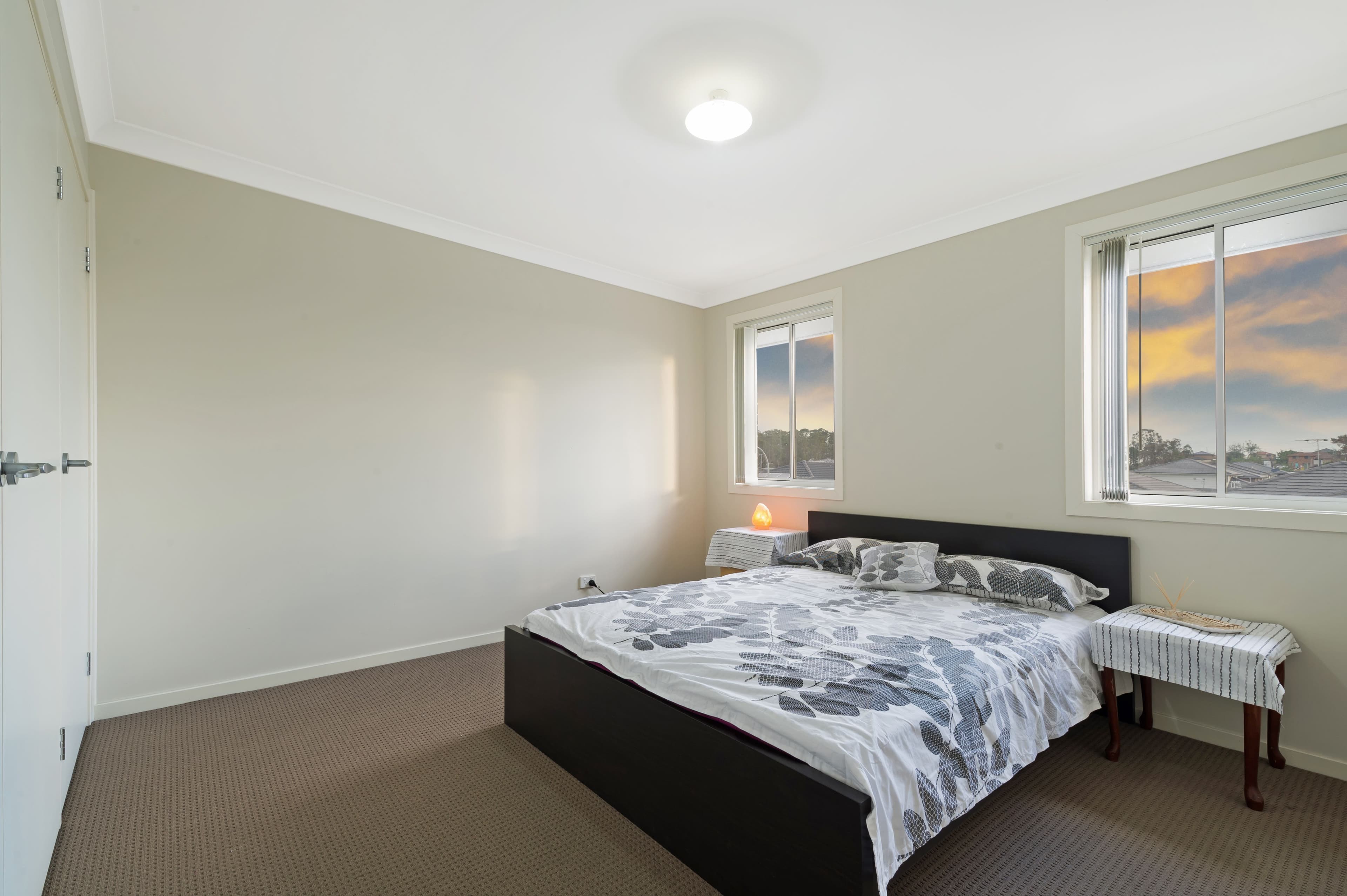 12 Follet Avenue, Middleton Grange - Thumbnail 8