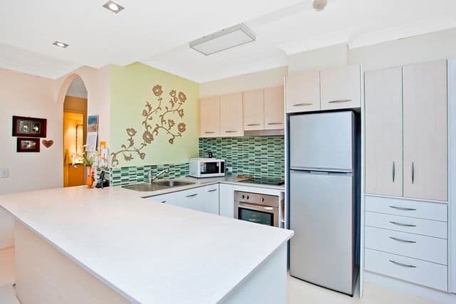 2 'Carrington Court' 3576 Main Beach Parade, MAIN BEACH QLD 4217, Main Beach - Thumbnail 3