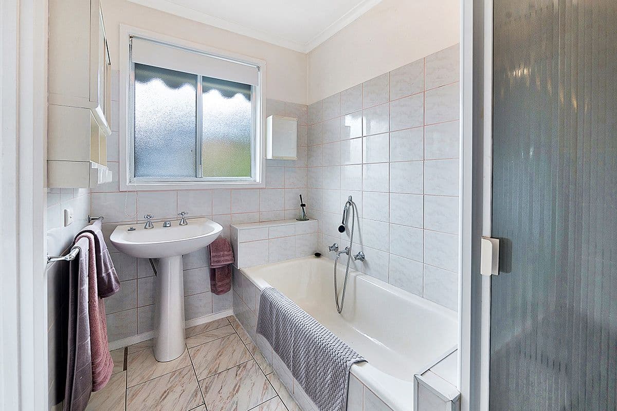 4 Susan Court, Cranbourne VIC 3977, Cranbourne - Thumbnail 5