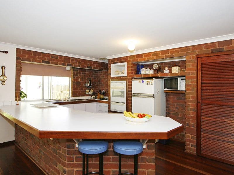 13 Sayer Crescent, GOSNELLS WA 6110, Gosnells - Thumbnail 3