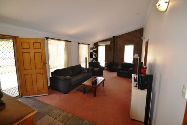163 Tarcombe Road, SEYMOUR VIC 3660, Seymour - Thumbnail 2