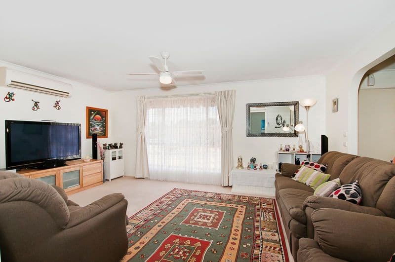 26 Patanga Gardens, QUEANBEYAN WEST NSW 2620, Queanbeyan West - Thumbnail 8