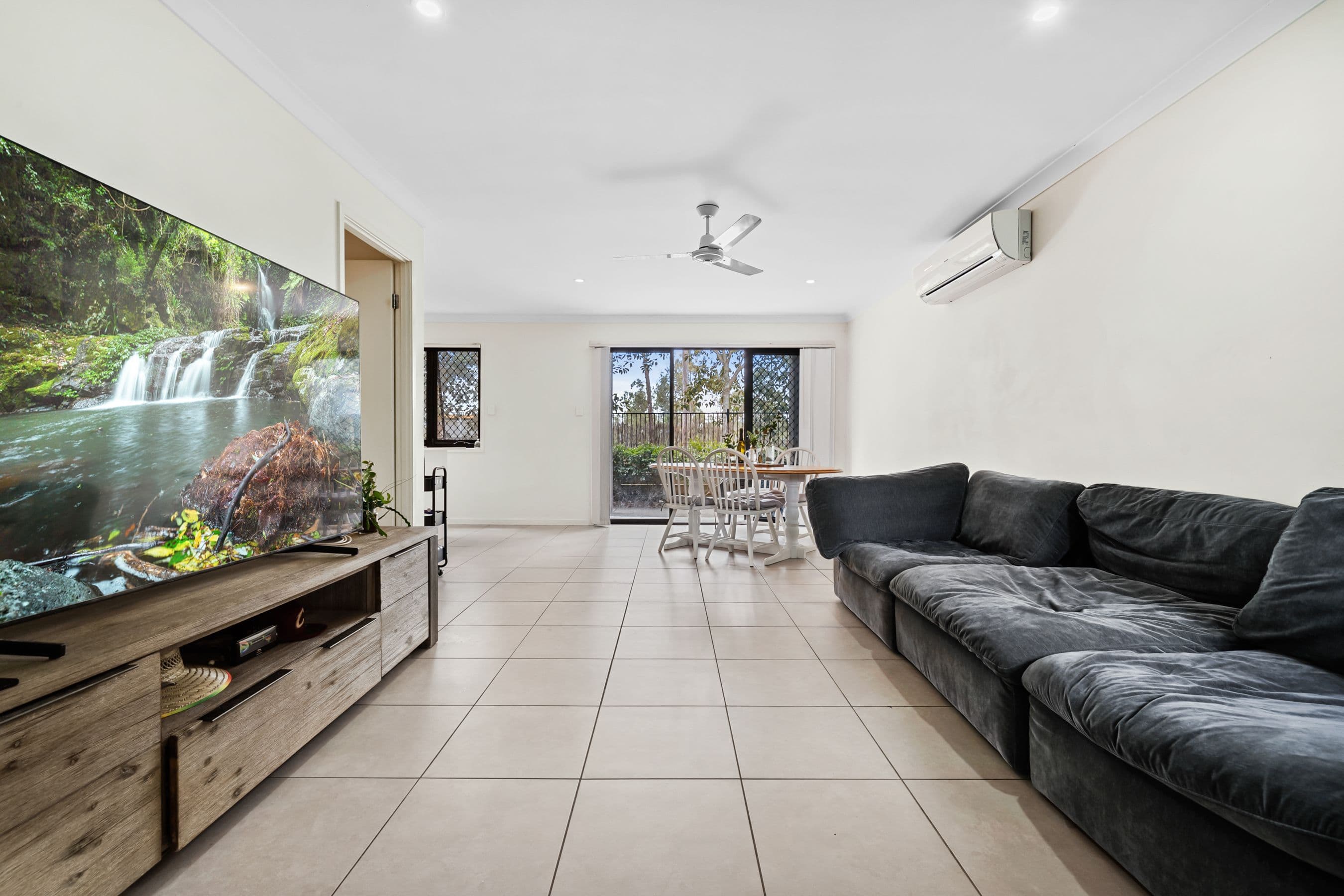 8 Carnarvon Avenue, Springfield Lakes QLD 4300, Springfield Lakes - Thumbnail 2
