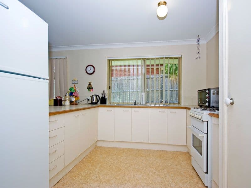 5 Warburton Close, FOREST LAKE QLD 4078, Forest Lake - Thumbnail 3