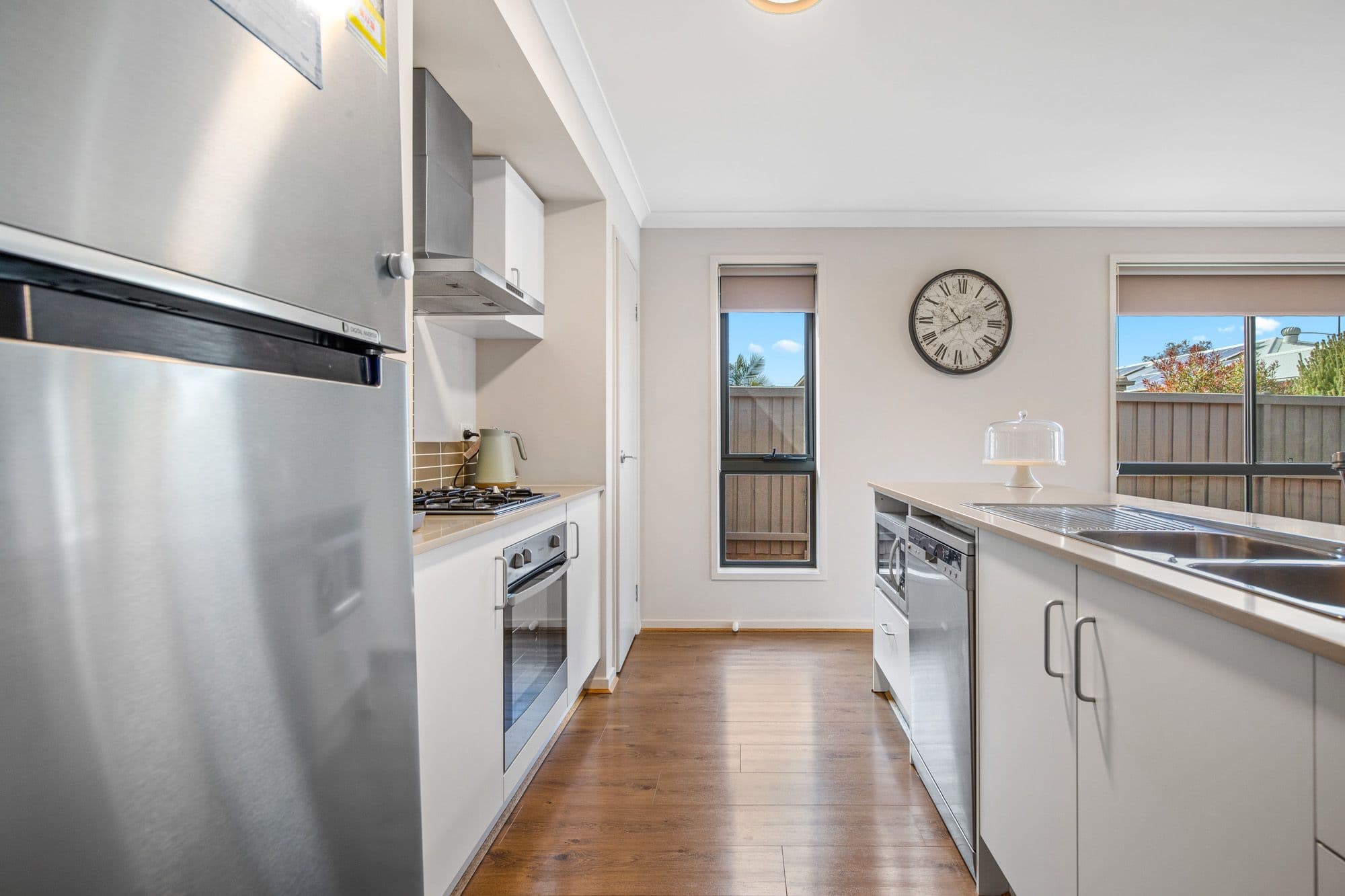 19 Blakewater Crescent, WEIR VIEWS VIC 3338, Weir Views - Thumbnail 2