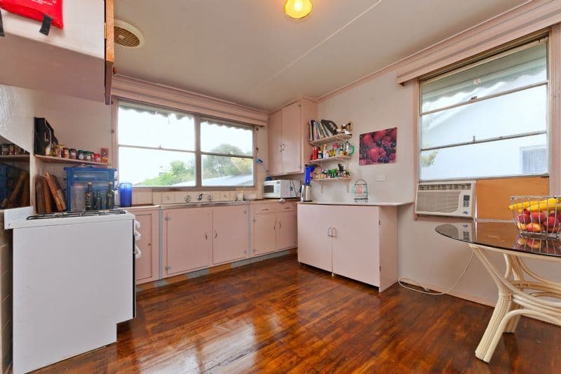 5 Laurina Crescent, FRANKSTON NORTH VIC 3200, Frankston North - Thumbnail 2