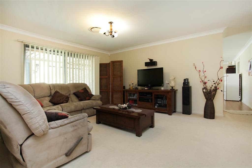 6 Carnoustie Place, GLENMORE PARK NSW 2745, Glenmore Park - Thumbnail 2