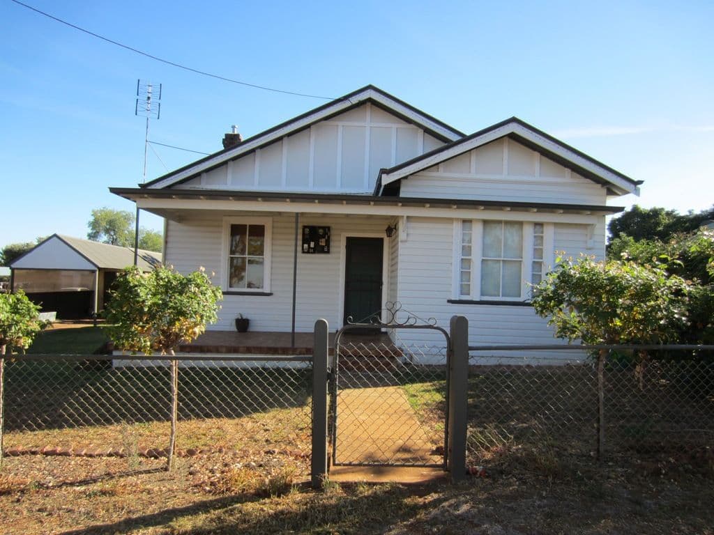 11 View Street, TEMORA NSW 2666, Temora - Image 1