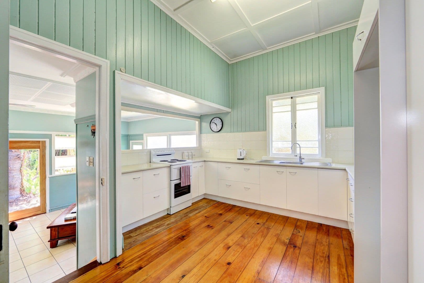 63 Water Street, WALKERVALE QLD 4670, Walkervale - Thumbnail 2