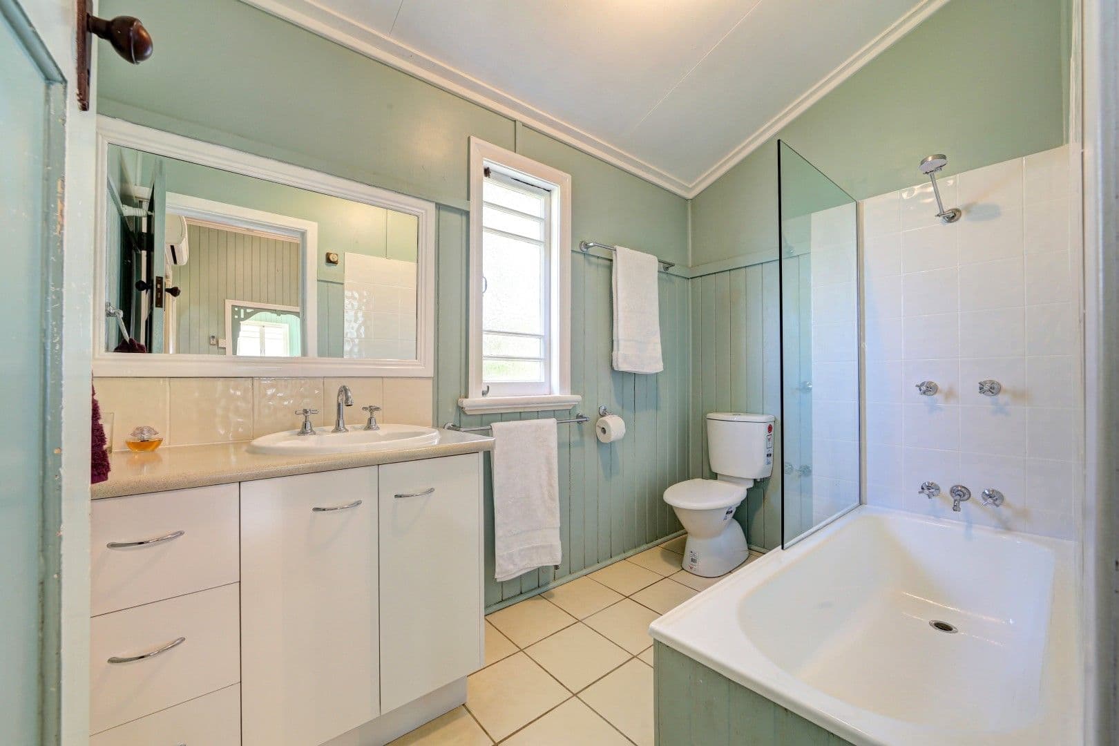 63 Water Street, WALKERVALE QLD 4670, Walkervale - Thumbnail 3