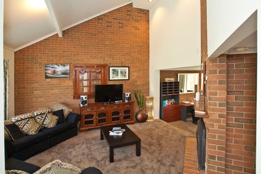 40 Tourmaline Crescent, WHEELERS HILL VIC 3150, Wheelers Hill - Thumbnail 2