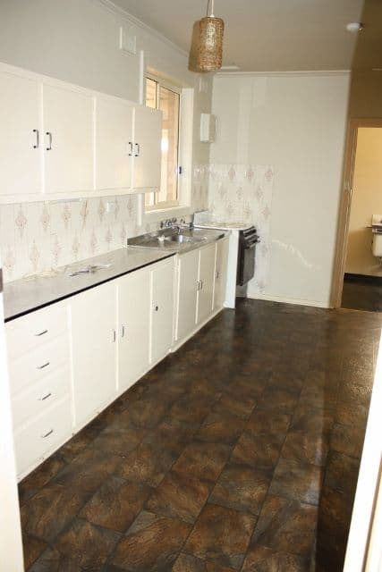 4 Henderson Street, Whyalla Norrie SA 5608, Whyalla Norrie - Thumbnail 2