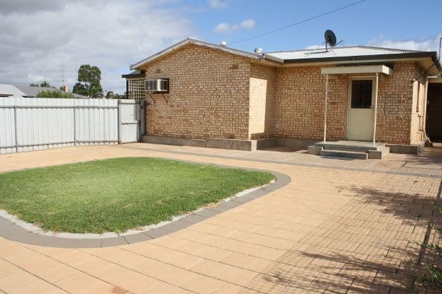 4 Henderson Street, Whyalla Norrie SA 5608, Whyalla Norrie - Thumbnail 3