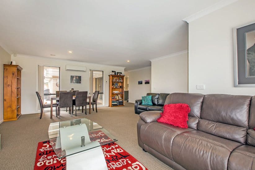 16 Lucca Walk, Mernda VIC 3754, Mernda - Thumbnail 2