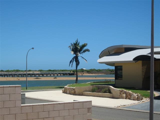 4  Mindirra Crescent, CARNARVON WA 6701, South Carnarvon - Thumbnail 2