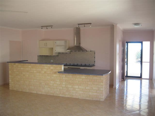4  Mindirra Crescent, CARNARVON WA 6701, South Carnarvon - Thumbnail 3