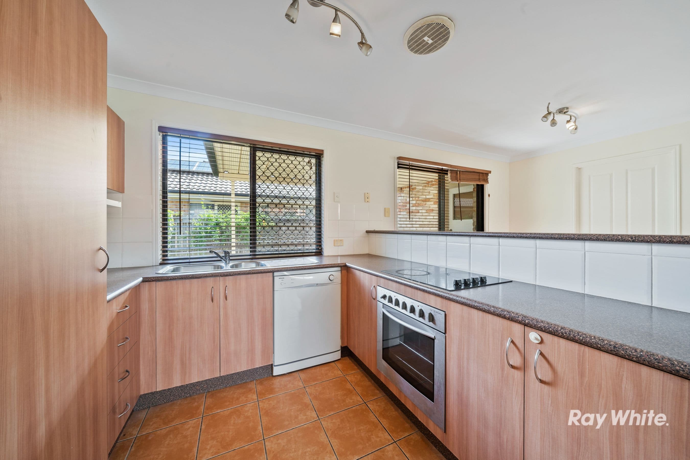 17 Lakes Entrance, Meadowbrook QLD 4131, Meadowbrook - Thumbnail 4