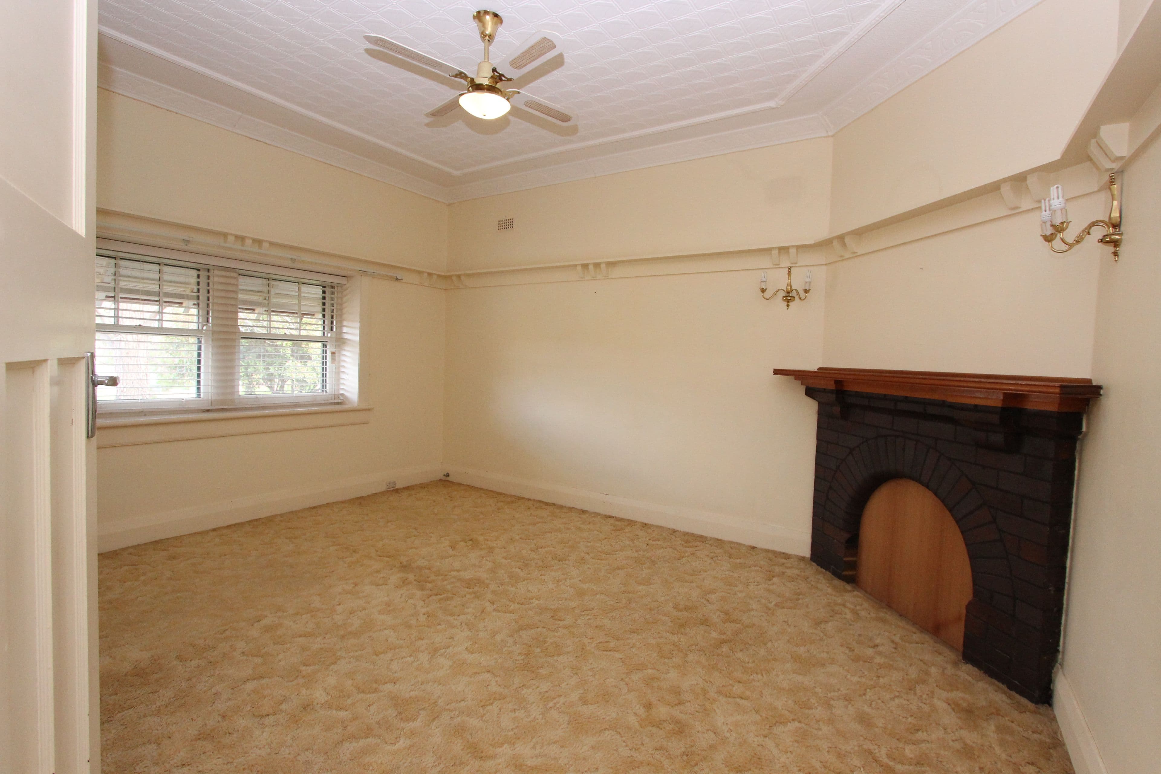 113 Asquith Street, Temora - Thumbnail 3