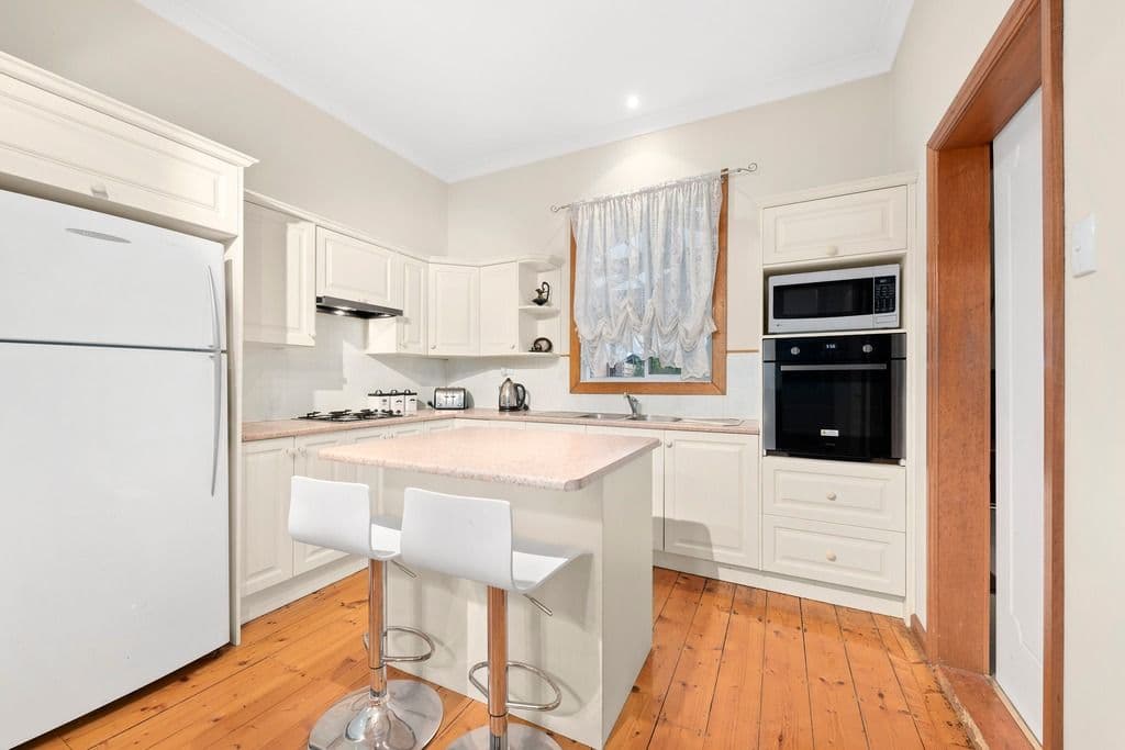 7 Frankston Street, Reservoir VIC 3073, Reservoir - Thumbnail 4
