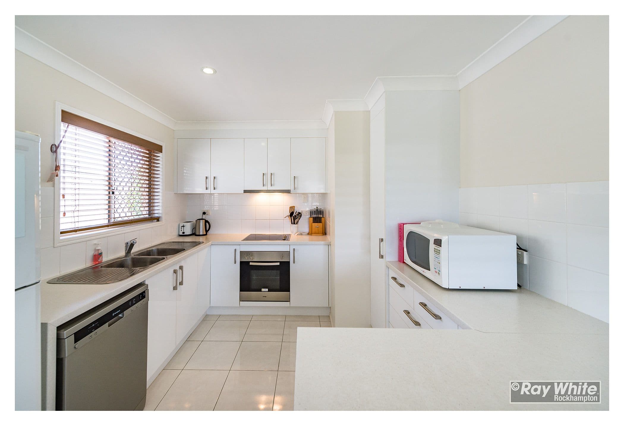 27 Kingfisher Parade, Norman Gardens QLD 4701, Norman Gardens - Thumbnail 8