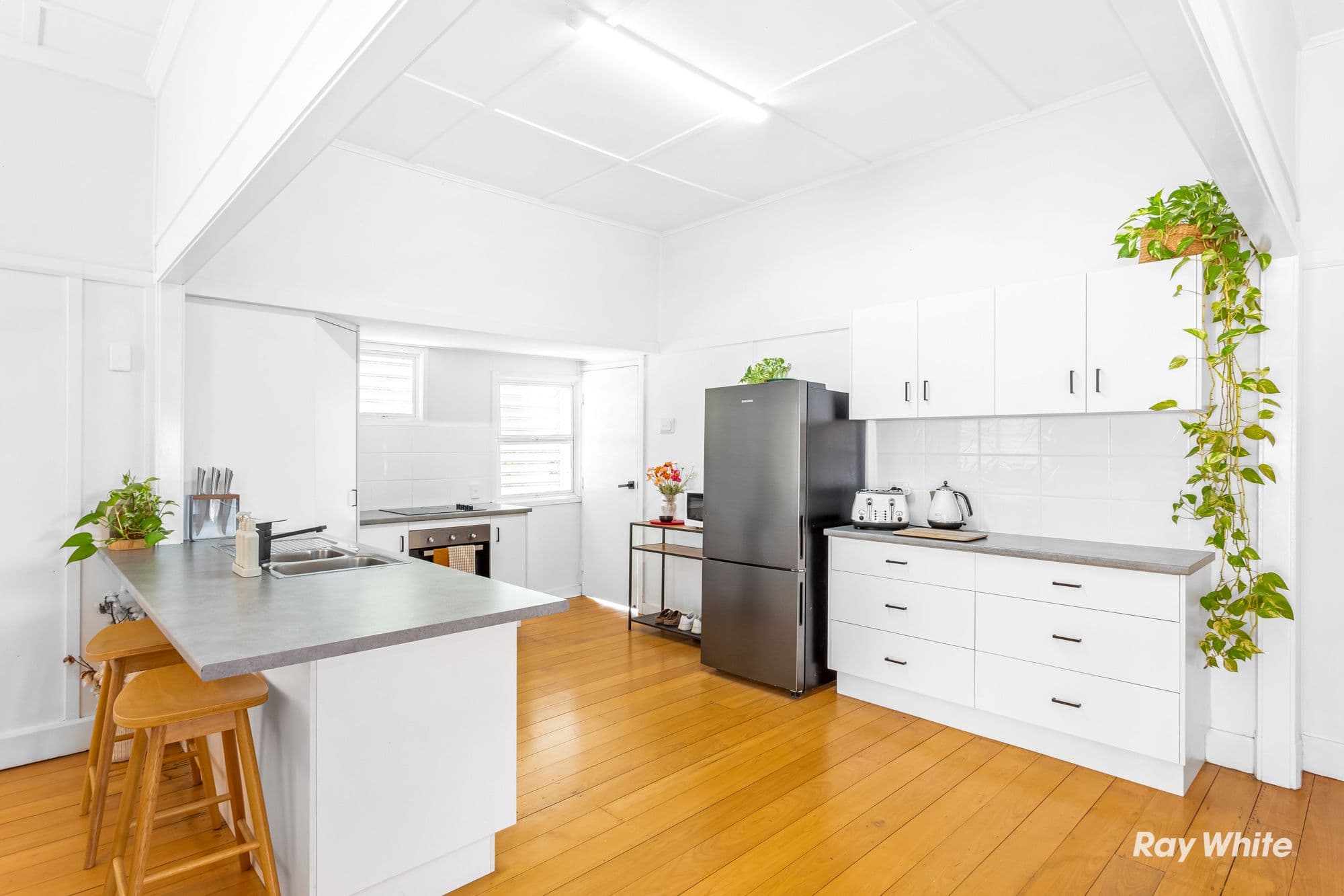 230 Upper Dawson Road, The Range QLD 4700, The Range - Thumbnail 4