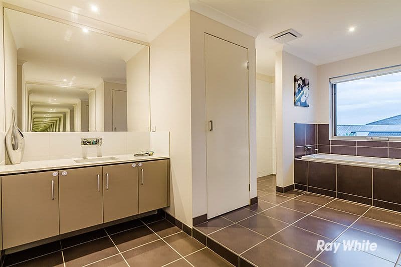 41 Donohue Street, Cranbourne East VIC 3977, Cranbourne East - Thumbnail 4