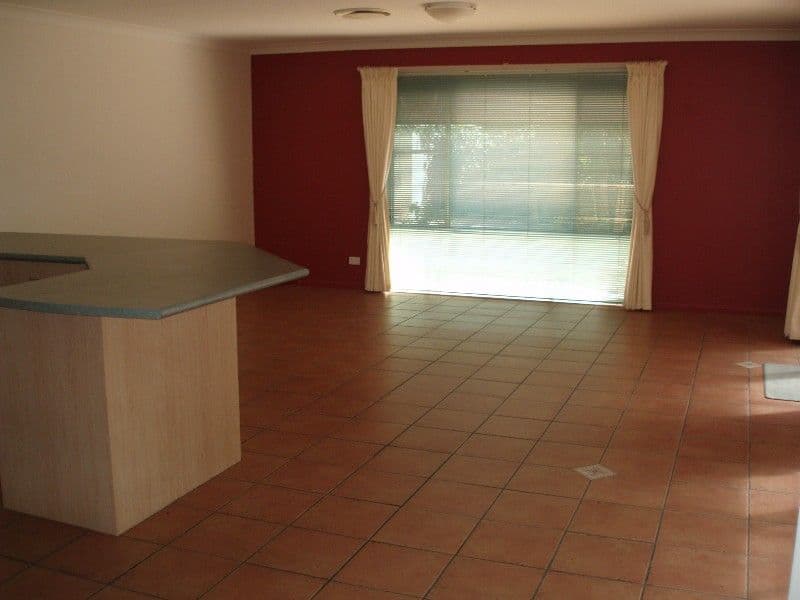 23 Maltravers Drive, ARUNDEL QLD 4214, Arundel - Thumbnail 7